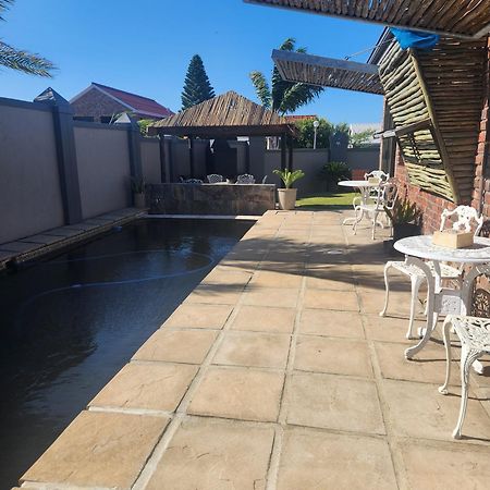 The Wooden Leg Guesthouse Kleinmond Exterior photo