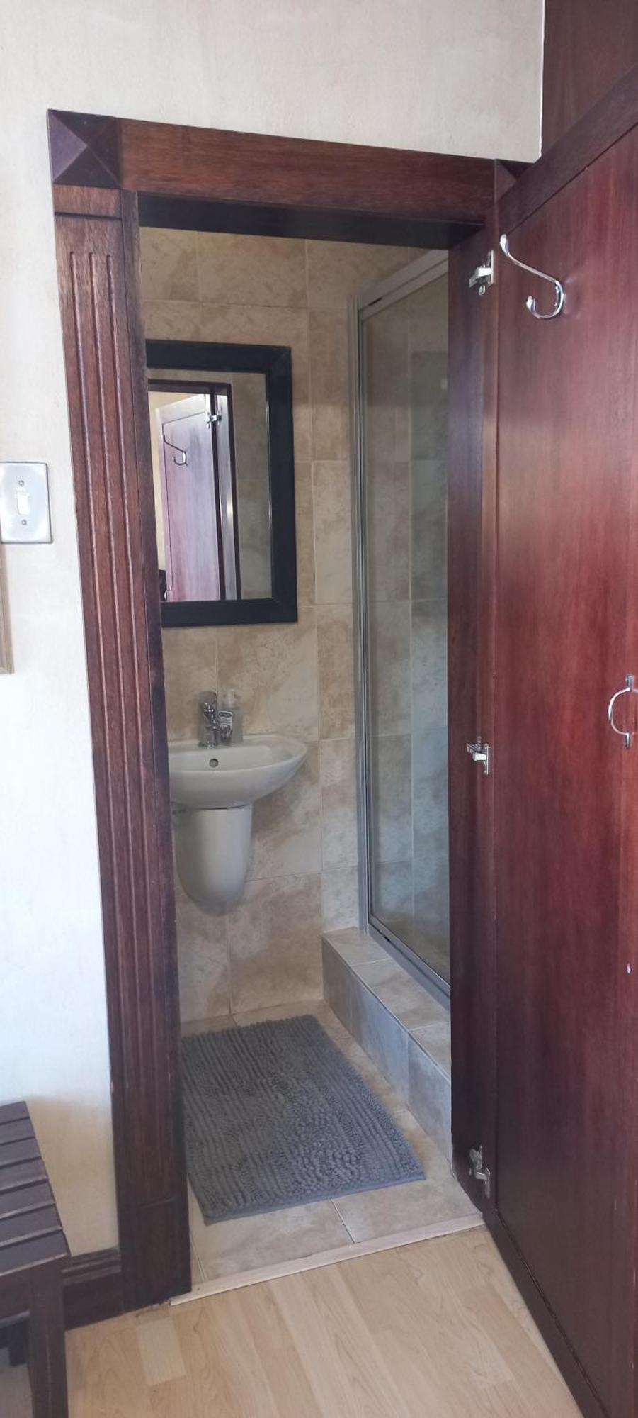 The Wooden Leg Guesthouse Kleinmond Exterior photo
