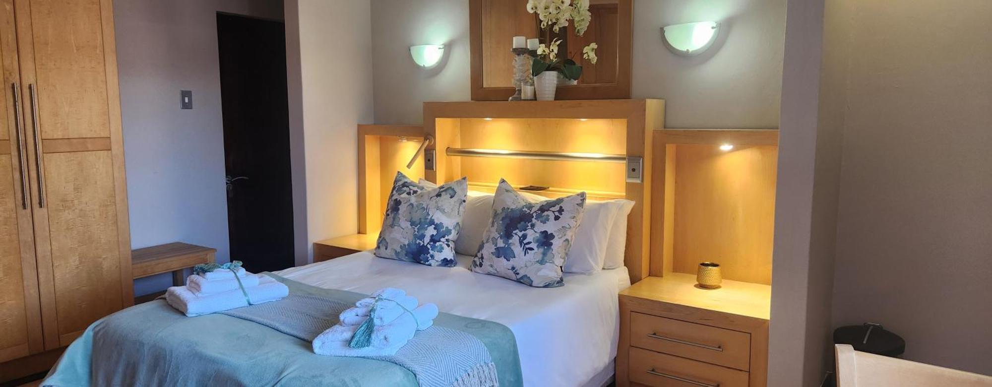 The Wooden Leg Guesthouse Kleinmond Exterior photo