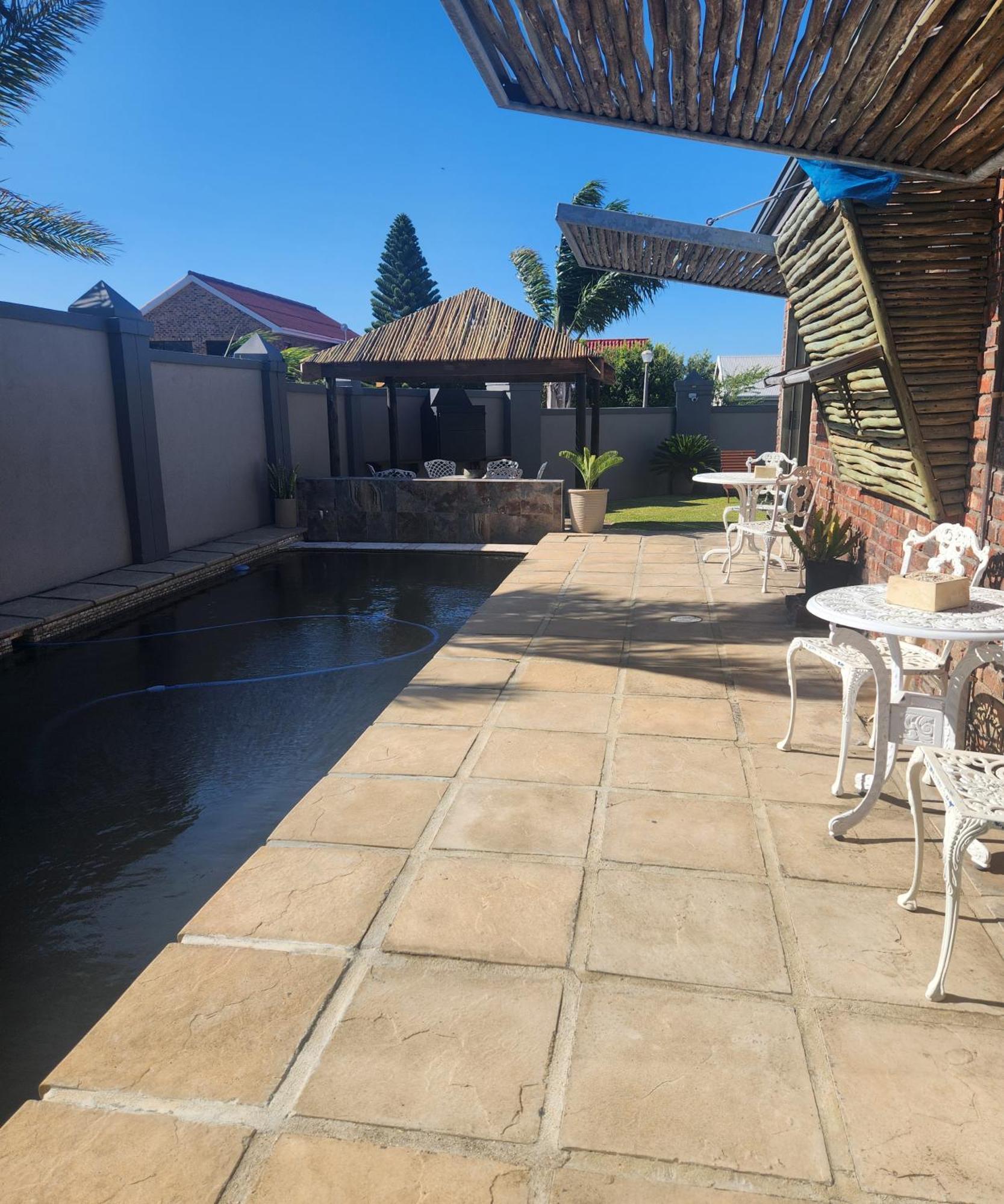 The Wooden Leg Guesthouse Kleinmond Exterior photo