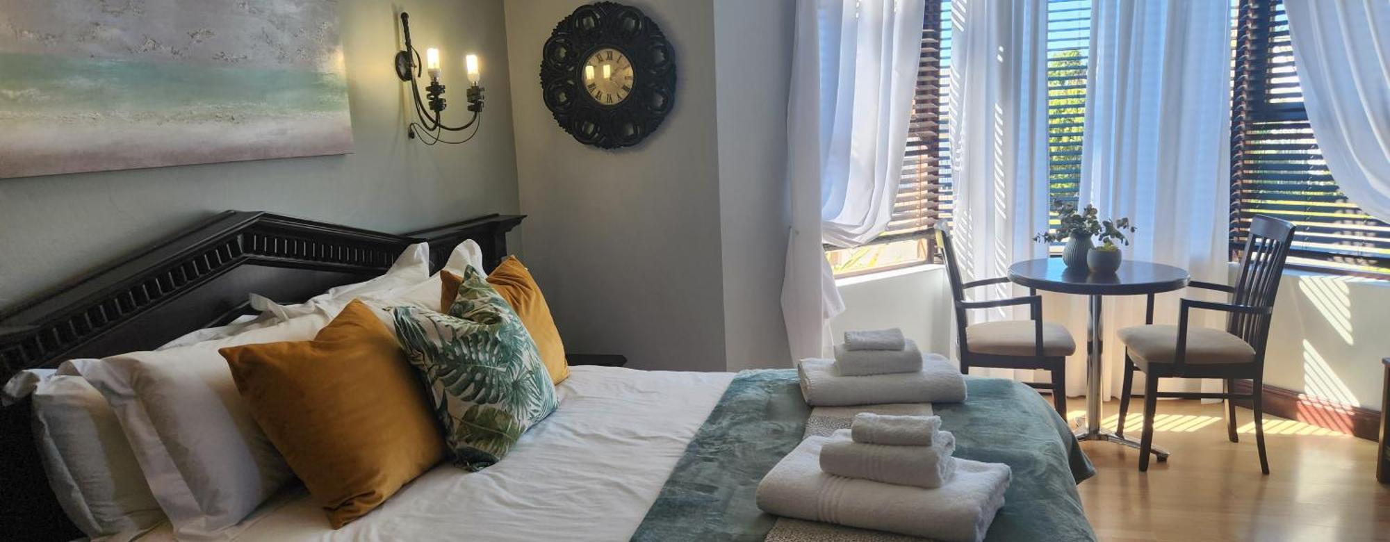 The Wooden Leg Guesthouse Kleinmond Exterior photo